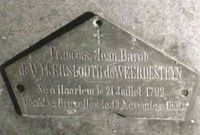 19 Bronzen grafplaquette van baron Franciscus de Wijkerslooth de Weerdesteyn. Foto: Peter den Hartog.